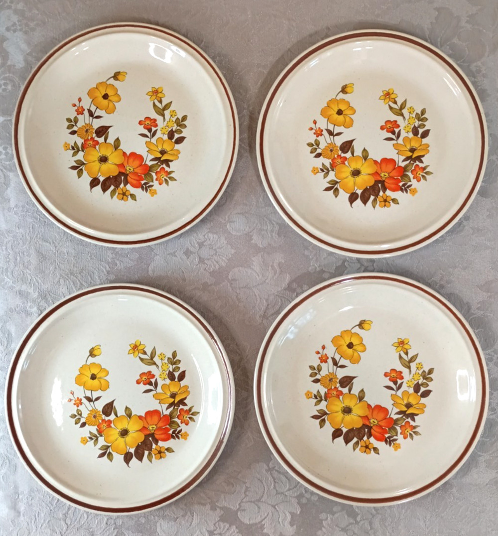 4 VTG Hearthside Casual Elegance Chablis 7 3/4" Dessert Plates 70's #572